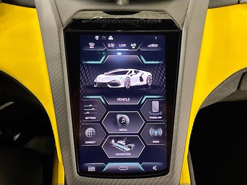Used 2024 Lamborghini Revuelto image 13