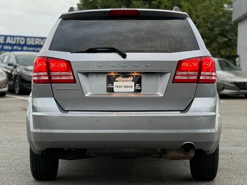 Used 2020 Dodge Journey SE image 4