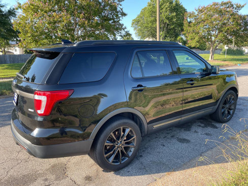Used 2017 Ford Explorer XLT w/ Equipment Group 202A image 6