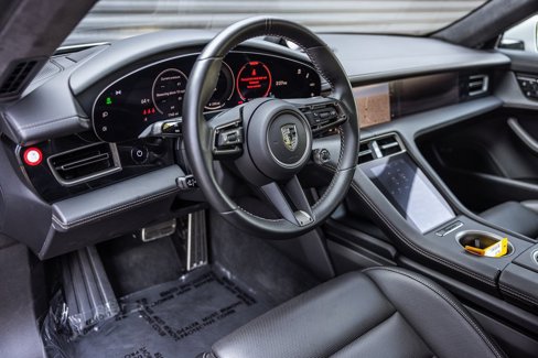 Certified 2025 Porsche Taycan Turbo image 4