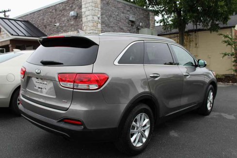Used 2018 Kia Sorento LX image 5