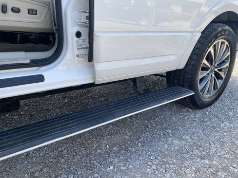 Used 2015 Lincoln Navigator 2WD image 9