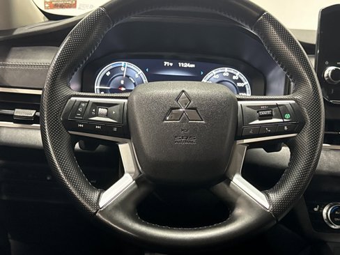 Used 2023 Mitsubishi Outlander SEL image 4