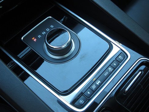 Used 2019 Jaguar F-PACE Premium image 12