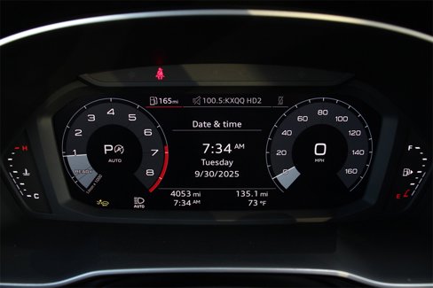 Used 2025 Audi Q3 2.0T Premium image 32