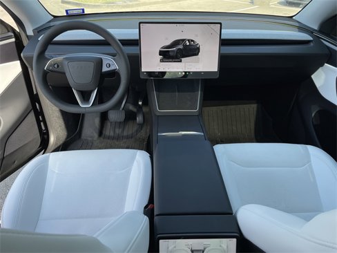 Used 2026 Tesla Model Y Long Range image 9