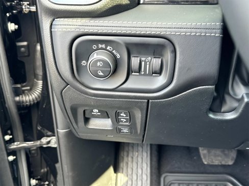 New 2025 RAM 1500 Limited w/ Body Color Bumper Group image 28