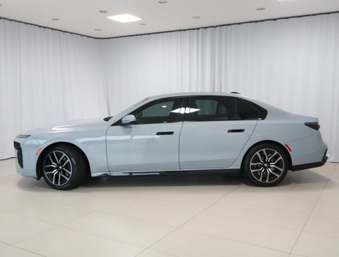 Used 2023 BMW 760i xDrive w/ Parking Assistance Package image 2
