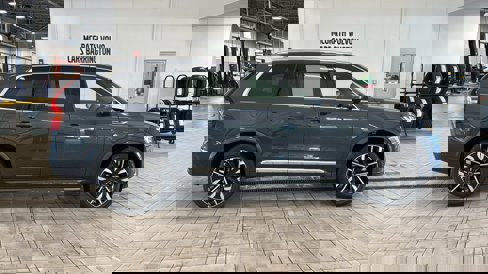 New 2026 Volvo XC90 B6 Plus w/ Protection Package Premier image 4