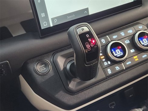 New 2024 Land Rover Defender 110 SE image 20