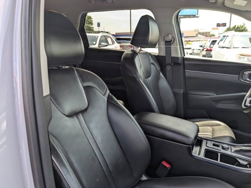 Used 2025 Kia Sorento S image 26