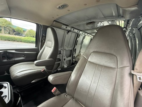 Used 2015 Chevrolet Express 2500 image 15