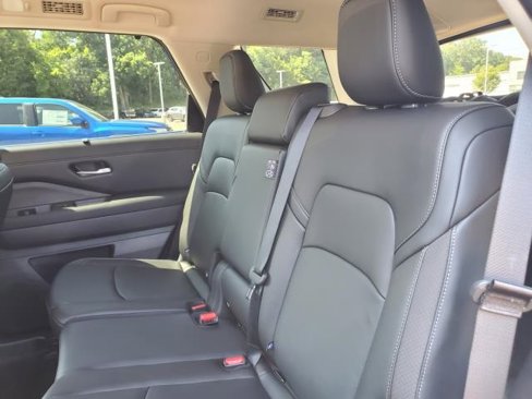 New 2025 Nissan Pathfinder SL w/ Cargo Package image 10