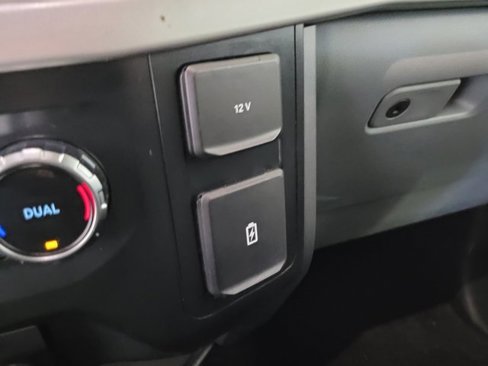 Used 2022 Ford F150 XLT image 39