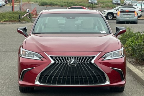 New 2025 Lexus ES 300h w/ Premium Package image 9