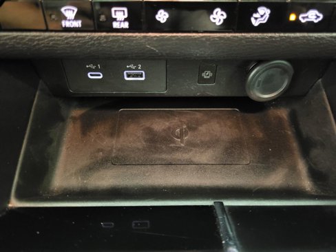 Used 2024 Mitsubishi Outlander SE image 9