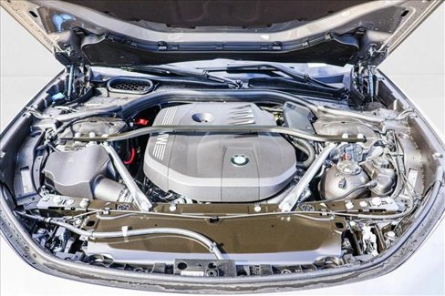 Used 2025 BMW 740i xDrive image 27