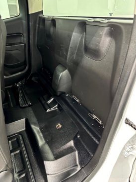 Used 2020 Chevrolet Colorado LT w/ Safety Package image 8