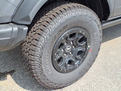 New 2025 Ford Bronco Badlands image 5