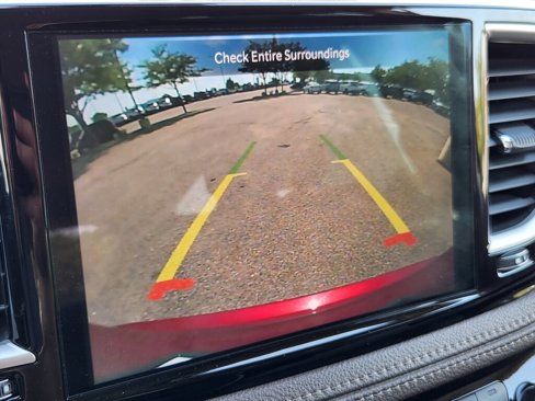 Certified 2021 Chrysler Pacifica Touring w/ Cold Weather Group image 21