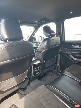 Used 2023 Jeep Grand Cherokee L Laredo image 8
