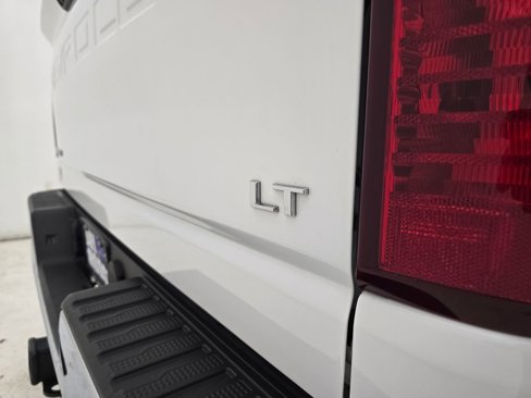 Used 2024 Chevrolet Silverado 2500 LT image 37