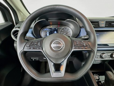 Used 2025 Nissan Versa SV image 15