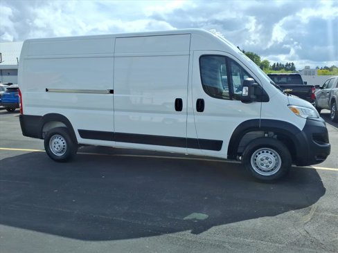 Used 2025 RAM ProMaster 2500 w/ Convenience Group image 4