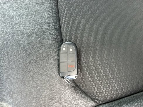Used 2024 Jeep Compass Trailhawk image 33