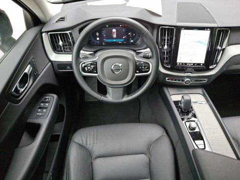 Certified 2025 Volvo XC60 B5 Plus image 23