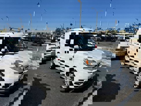 Used 2017 RAM ProMaster City Tradesman SLT w/ Rear Back-up Camera Group image 2