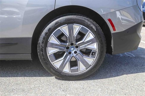 Used 2025 BMW iX xDrive50 w/ Convenience Package image 11