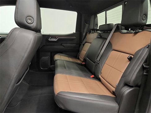 Used 2025 Chevrolet Silverado 1500 High Country w/ Technology Package image 22