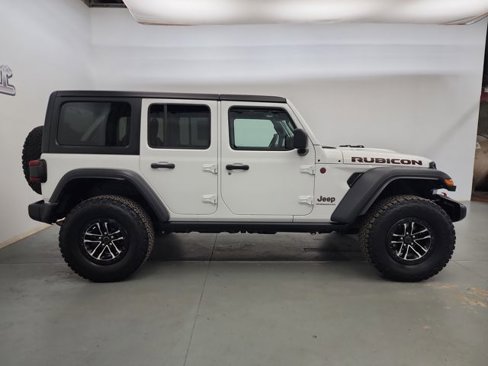 Used 2024 Jeep Wrangler Unlimited Rubicon w/ XTREMEE 35" Tire Package image 7