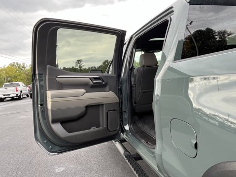 New 2026 Chevrolet Silverado 1500 ZR2 image 13