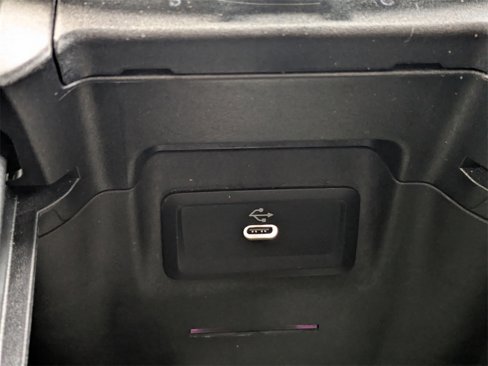 Used 2025 Mercedes-Benz GLC 300 4MATIC image 37