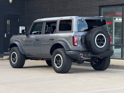 Used 2021 Ford Bronco Badlands image 3