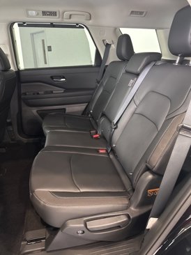 New 2025 Nissan Pathfinder SL image 11