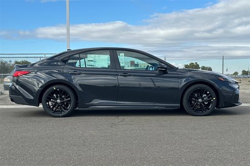 New 2026 Toyota Camry SE image 3
