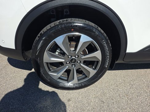 Used 2024 Ford Escape Platinum w/ Premium Technology Package image 12