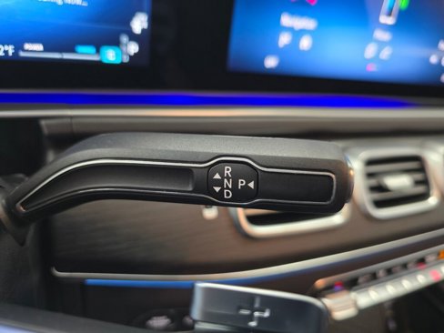 New 2025 Mercedes-Benz GLS 450 4MATIC image 16