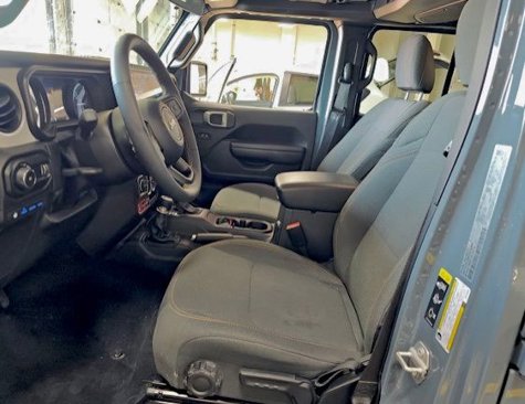 Used 2024 Jeep Wrangler Unlimited image 4