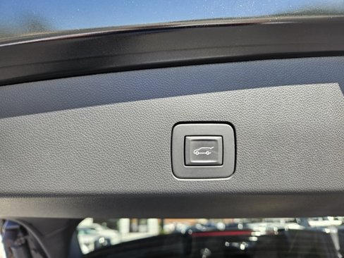 Certified 2024 Buick Encore GX Avenir w/ Avenir Technology Package image 16