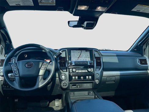 Used 2024 Nissan Titan PRO-4X image 22