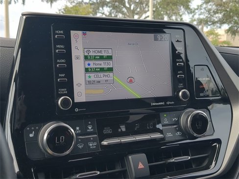 Used 2022 Toyota Highlander XLE image 11