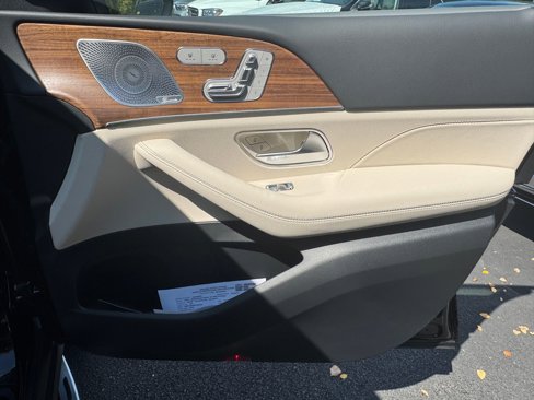 New 2026 Mercedes-Benz GLS 450 4MATIC image 16