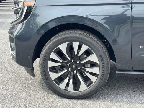 New 2025 Ford Expedition Max Platinum image 9
