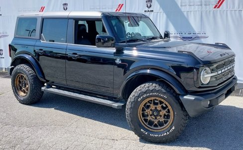 Used 2024 Ford Bronco Outer Banks image 2