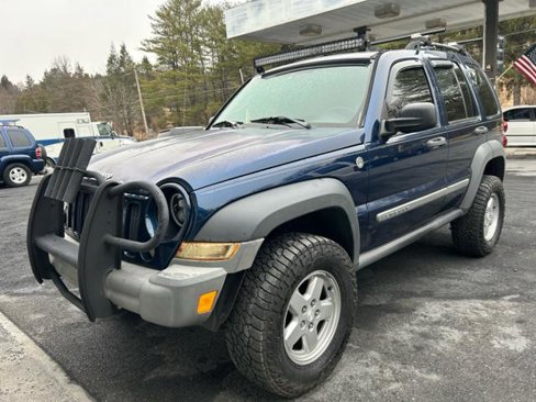 Used 2005 Jeep Liberty Sport image 2