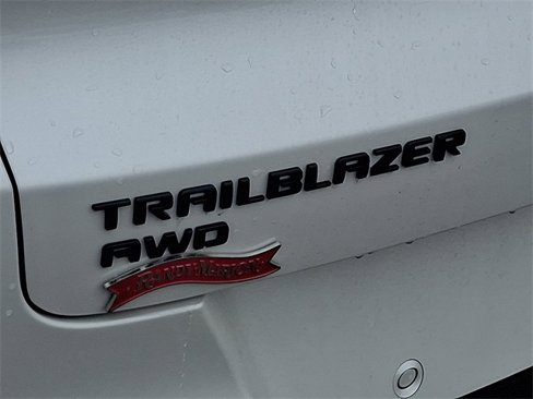 Used 2025 Chevrolet TrailBlazer RS w/ Driver Confidence Package image 33